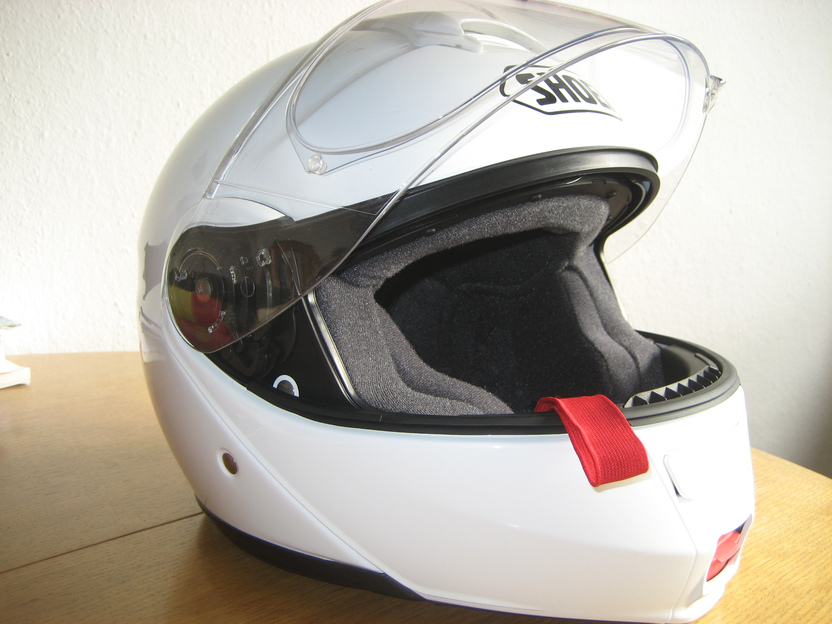 neuer Helm